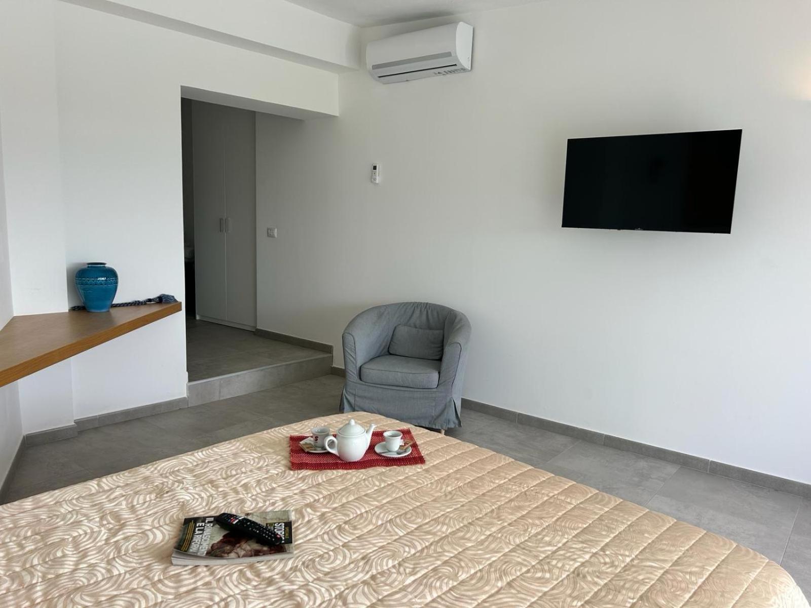 Rooms, Affittacamere Maksim Golfo Aranci Exterior photo