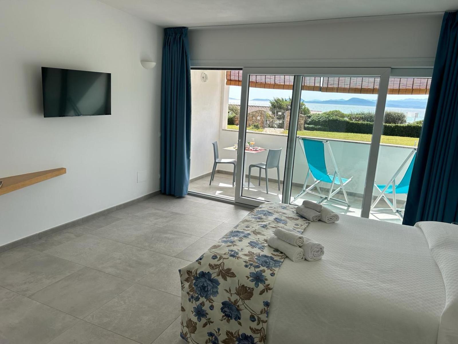 Rooms, Affittacamere Maksim Golfo Aranci Exterior photo
