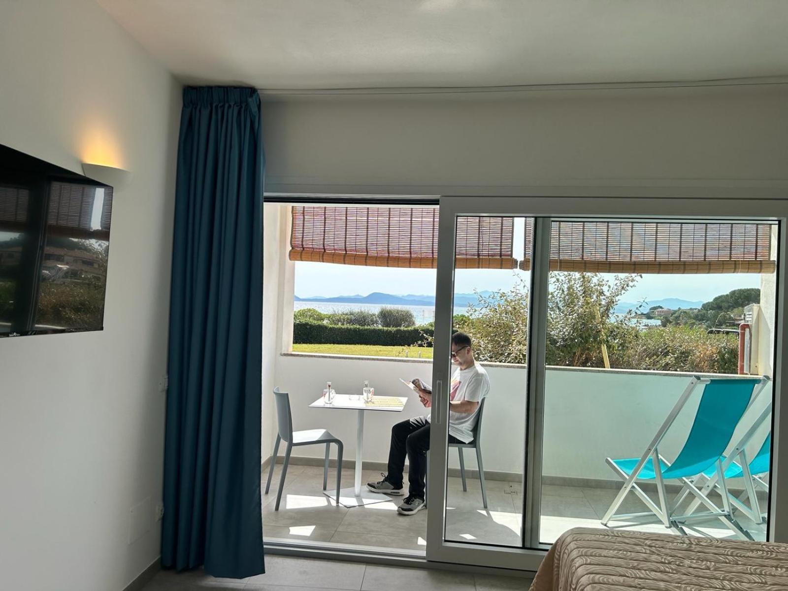 Rooms, Affittacamere Maksim Golfo Aranci Exterior photo
