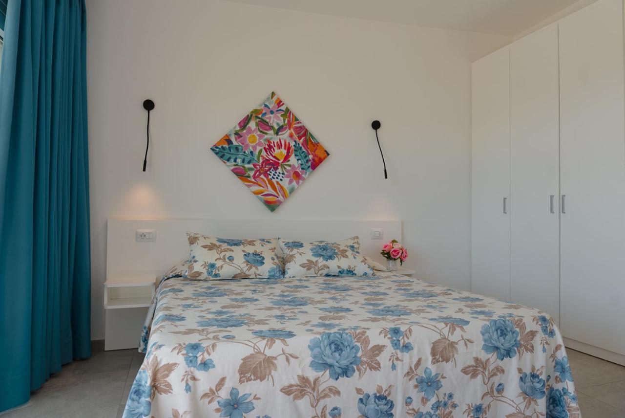Rooms, Affittacamere Maksim Golfo Aranci Exterior photo